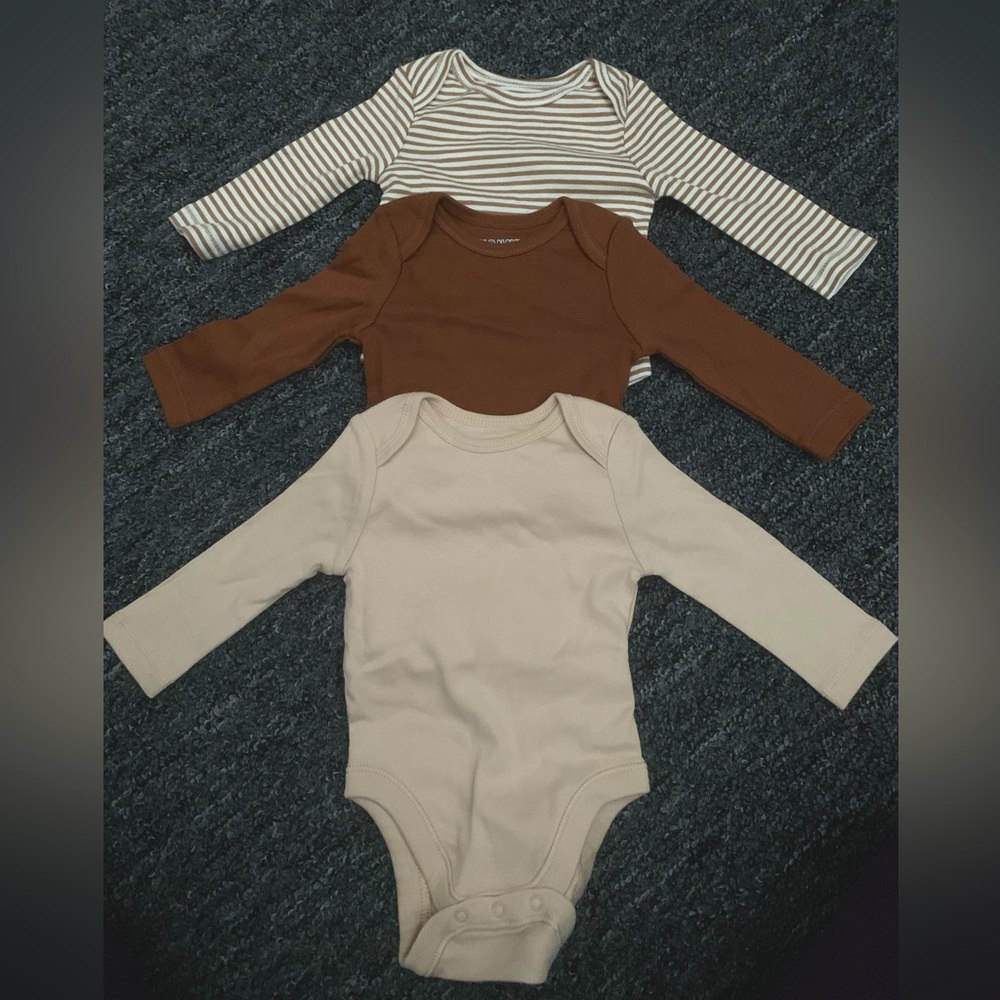OLD NAVY NEUTRAL LONG-SLEEVES BODYSUITS SET new 💯